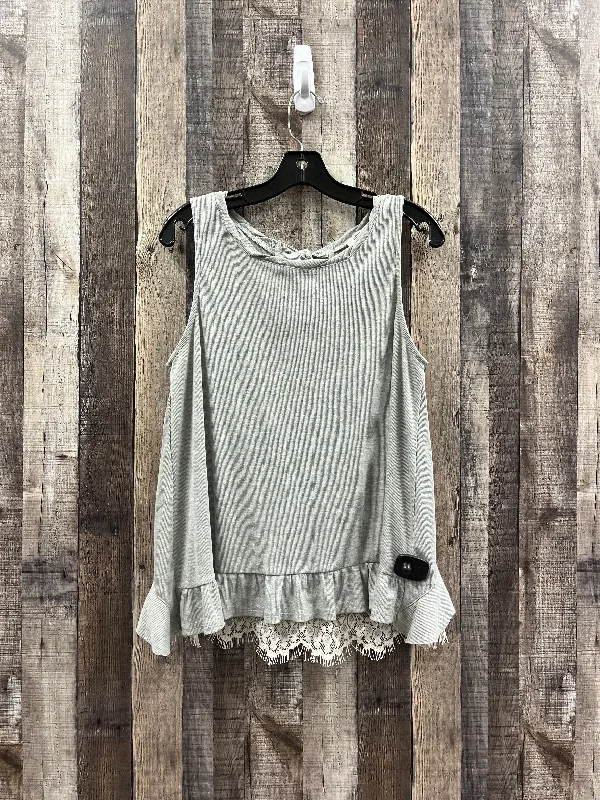 Top Sleeveless By Umgee In Grey, Size: M